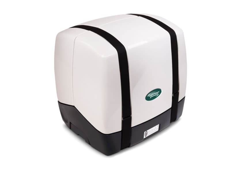 WHISPER POWER PICCOLO 8 MARINE Diesel Generator 6.4 kW manual speed control Image 1 of 5