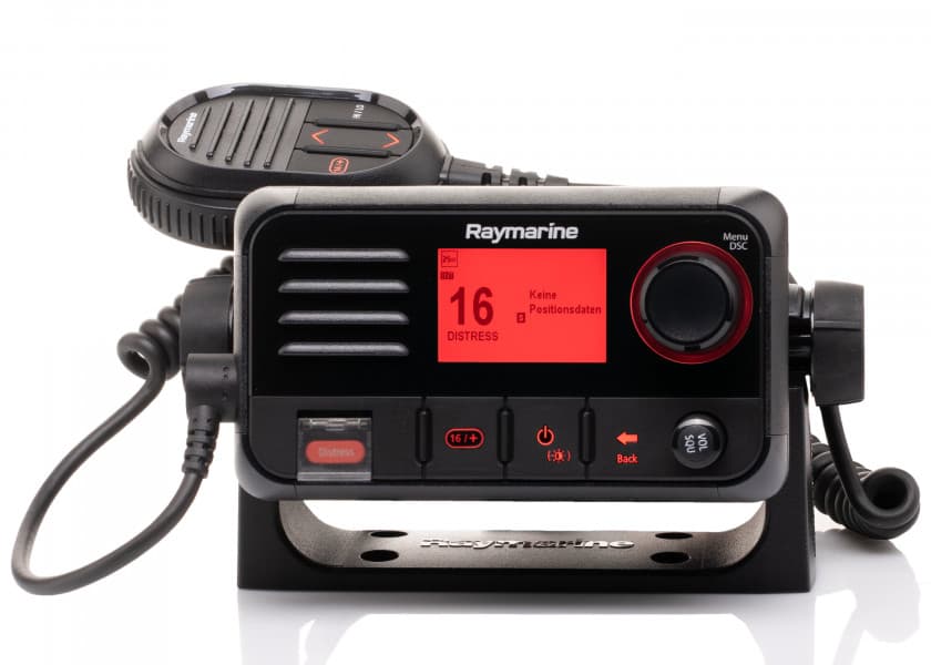 RAYMARINE Ray53 VHF Maritime Radio integr. GPS receiver Image 1 of 5